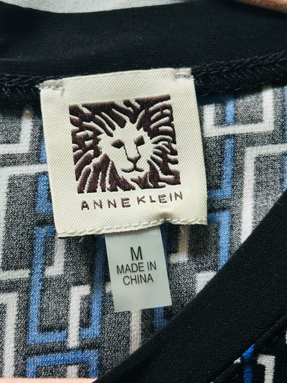 Anne Klein Geometric Pattern Top - Picture 3 of 4